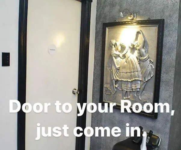 Homestay Spacious Rise Manila